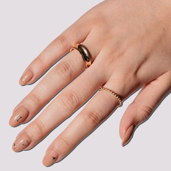 le mini macaron Lucky Star Mini Nail Stickers NIP - Picture 3 of 3